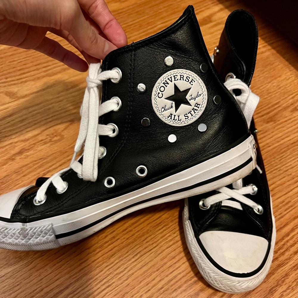 Preowned converse Leather black shoes with studs womens size 5☺️♥️